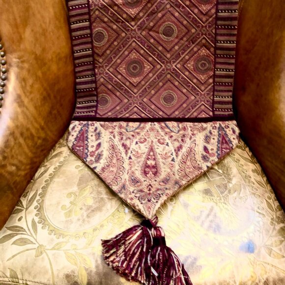 NWT EASTERN ACCENTS 90" Table Runner Burgundy & Gold Damask w Tassels - Picture 3 of 4